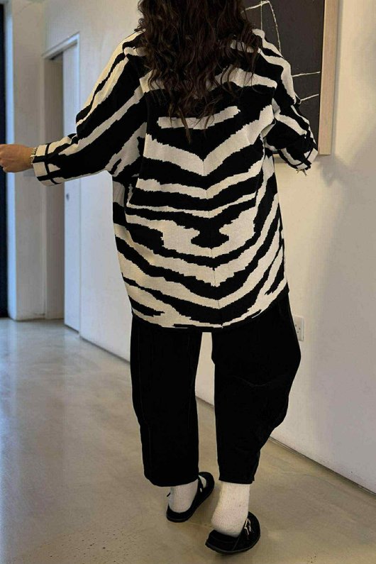 Oslo Animal Knit Cardigan Mono